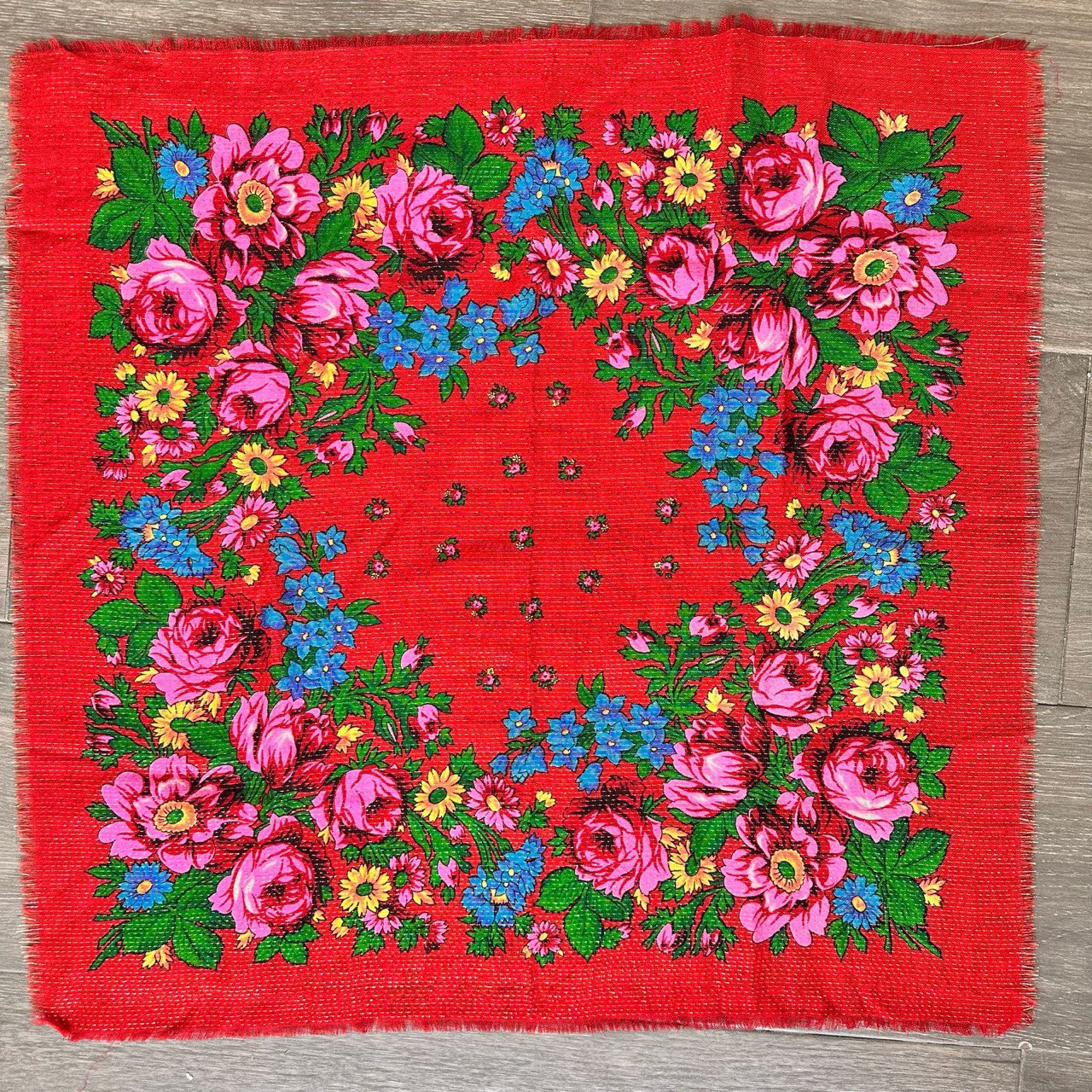 Bufanda cuadrada roja | UA Market®