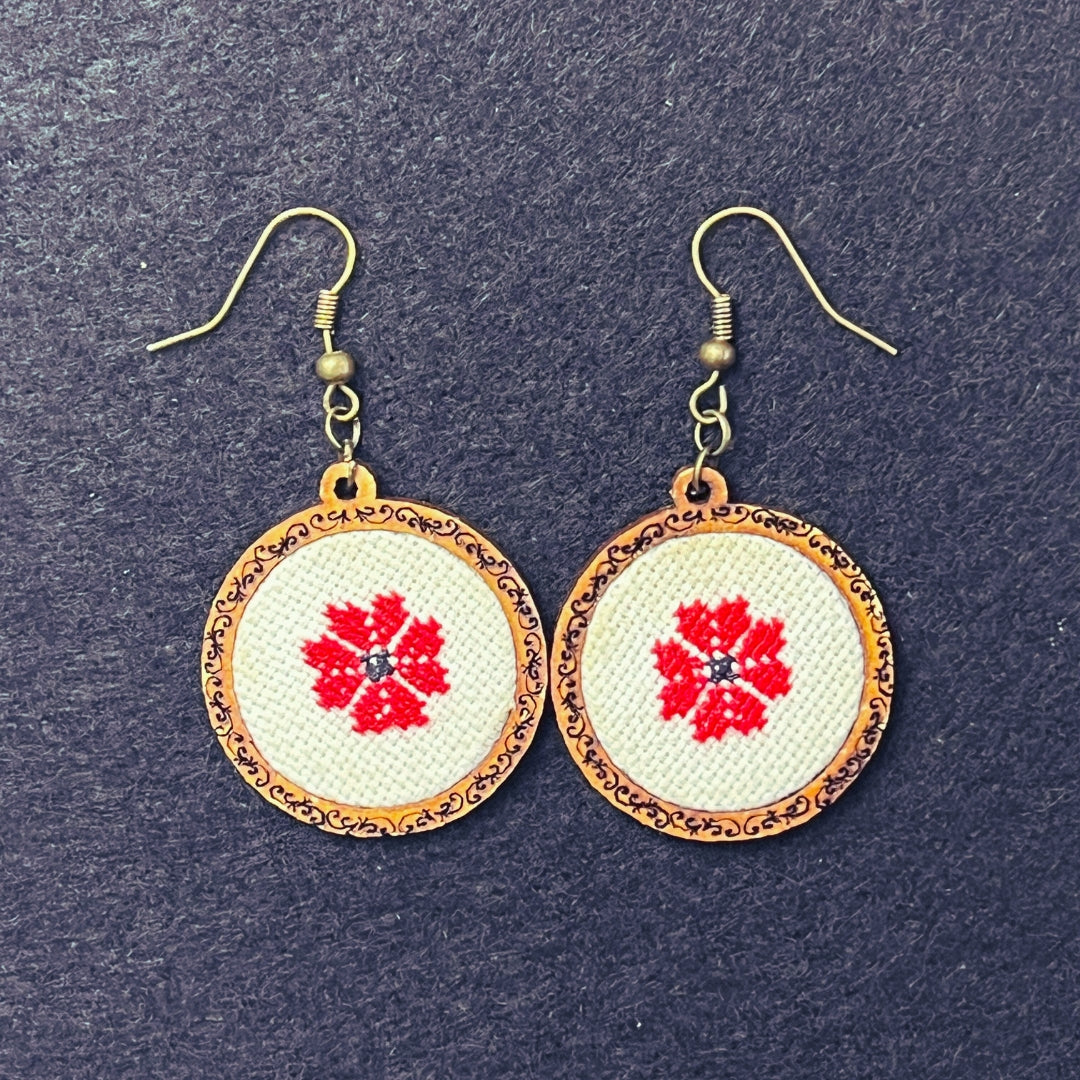 UA Market® Pendientes | Bordado | Rojo & Negro
