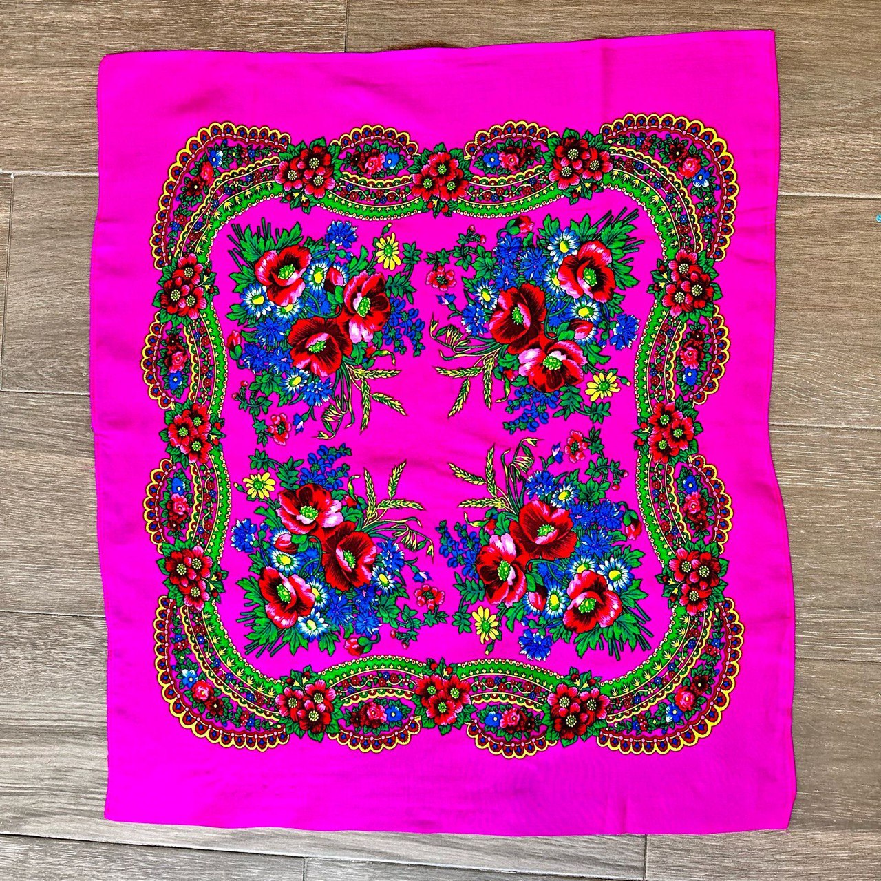 Bufanda cuadrada rosa | UA Market®