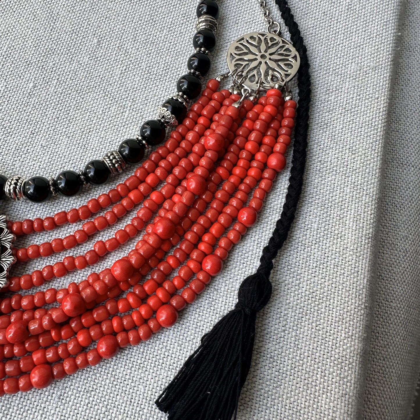 Set de collares de piedras naturales con colgante bordado | UA Market®