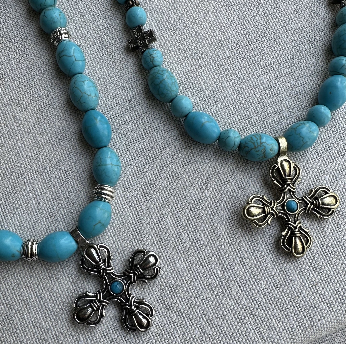 Collar de turquesa con colgante Cruz | UA Market®