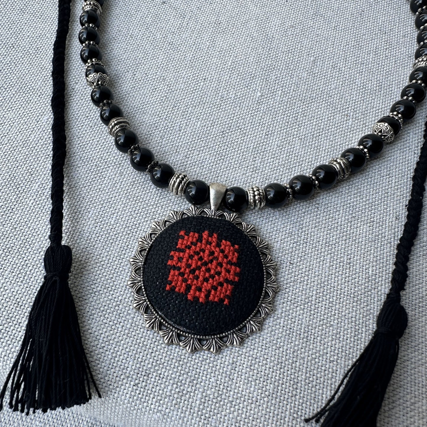Set de collares de piedras naturales con colgante bordado | UA Market®
