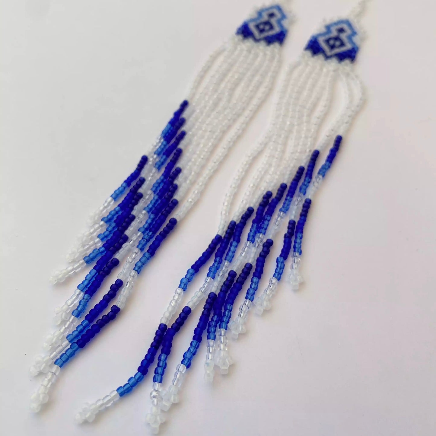 “Alas de Tierra” Pendientes largos con colgantes en estilo boho chic
