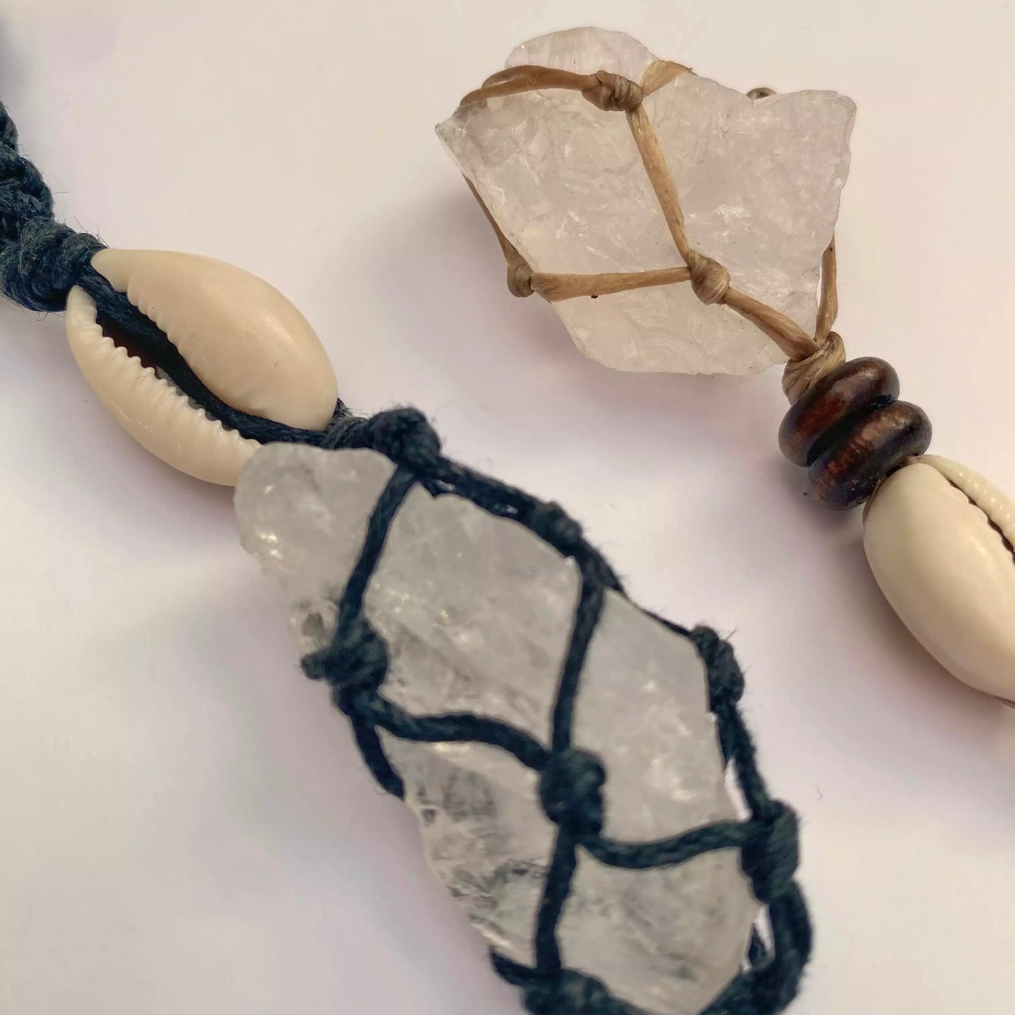 Amuleto "Alma" hecho a mano con cristal de cuarzo natural
