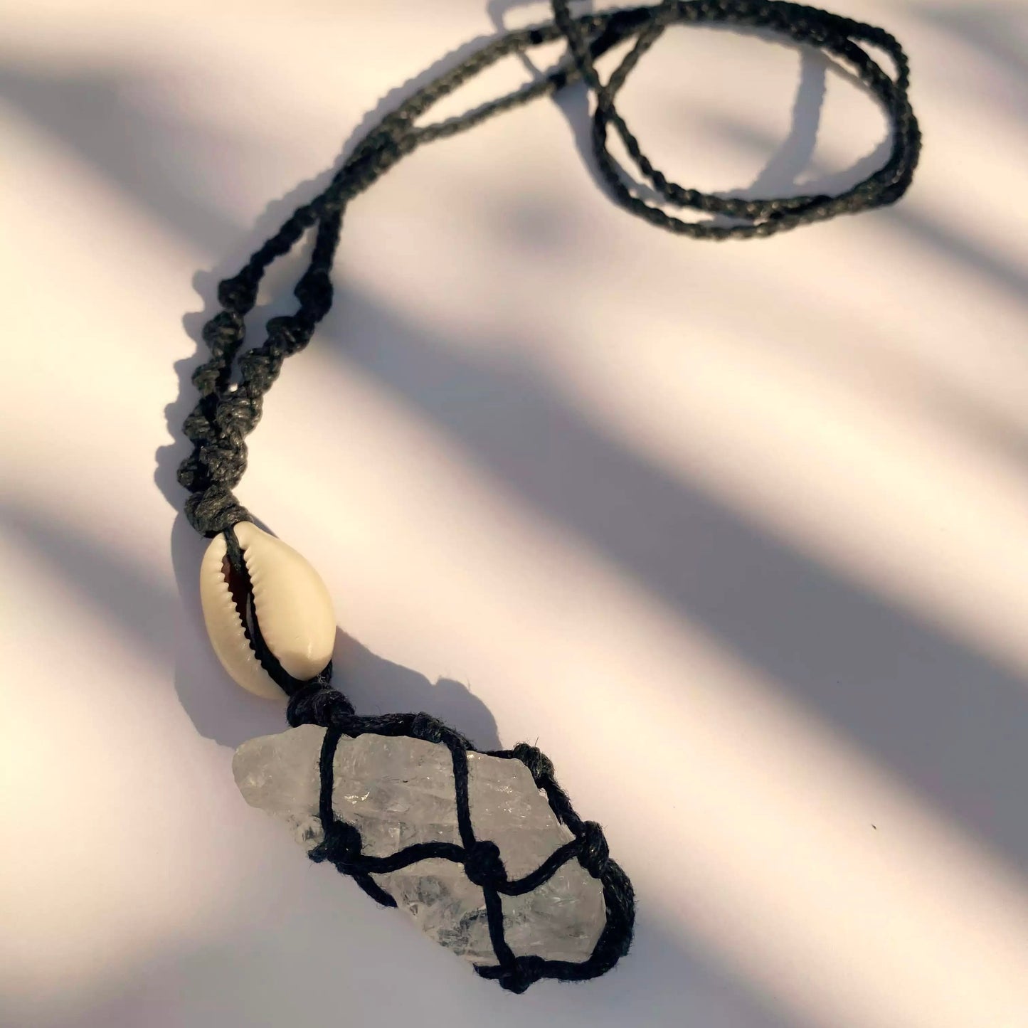 Amuleto "Alma" hecho a mano con cristal de cuarzo natural