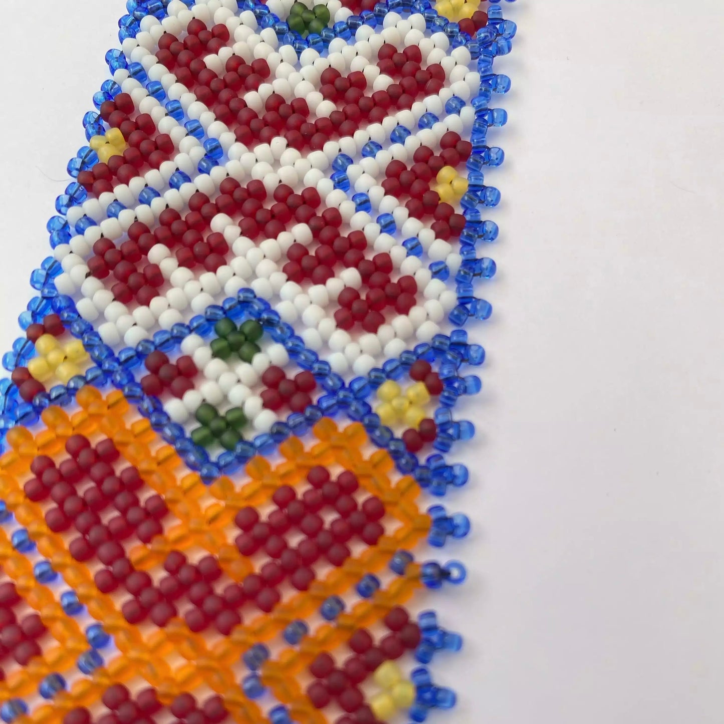 Collar "Hielo y Llama", Silanka ucraniana