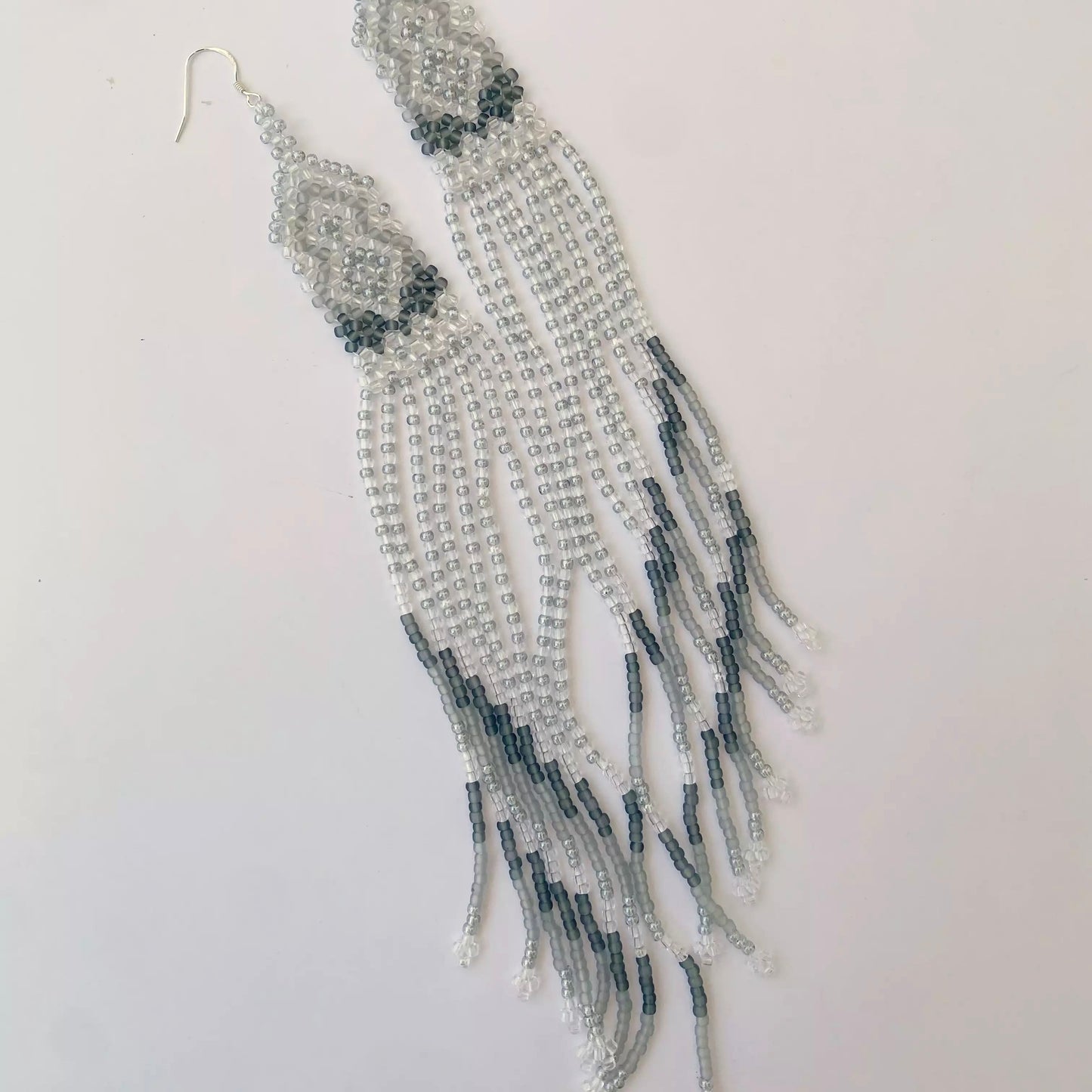 “Alas de Tierra” Pendientes largos con colgantes en estilo boho chic