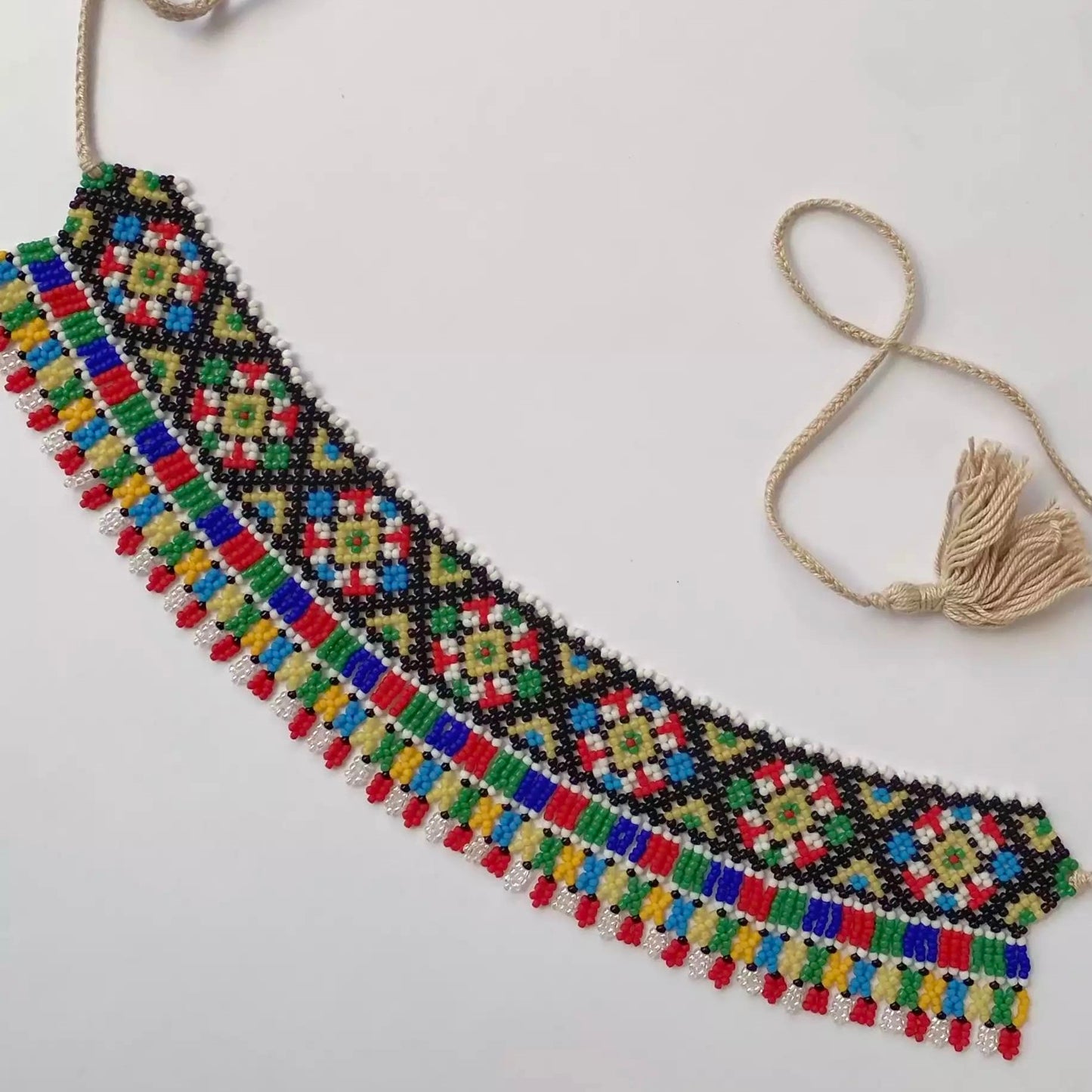 Collar "Xóchitl", Silanka collar ucraniana tradicional