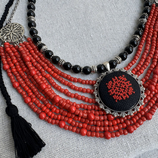 Set de collares de piedras naturales con colgante bordado | UA Market®
