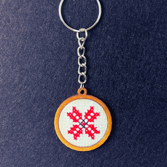UA Market® Llavero | Bordado X | Rojo & Negro