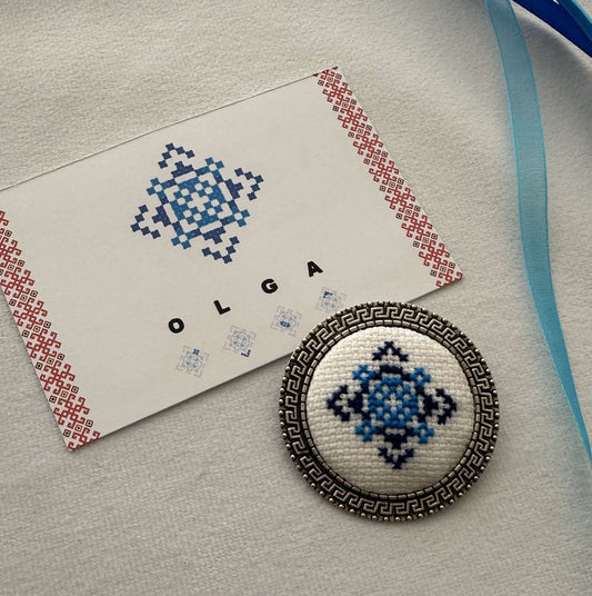 Broche con nombre codificado | UA Market®