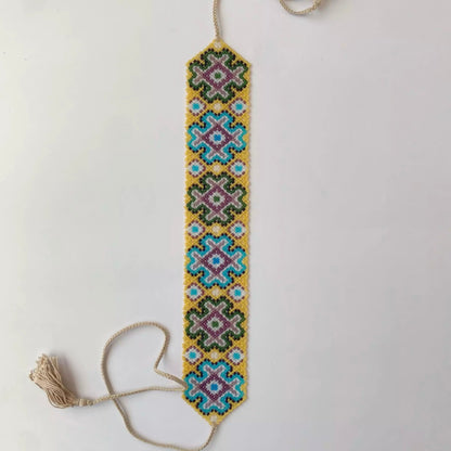 Collar "Petalia", silanka ucraniana tradicional con ornamento floral